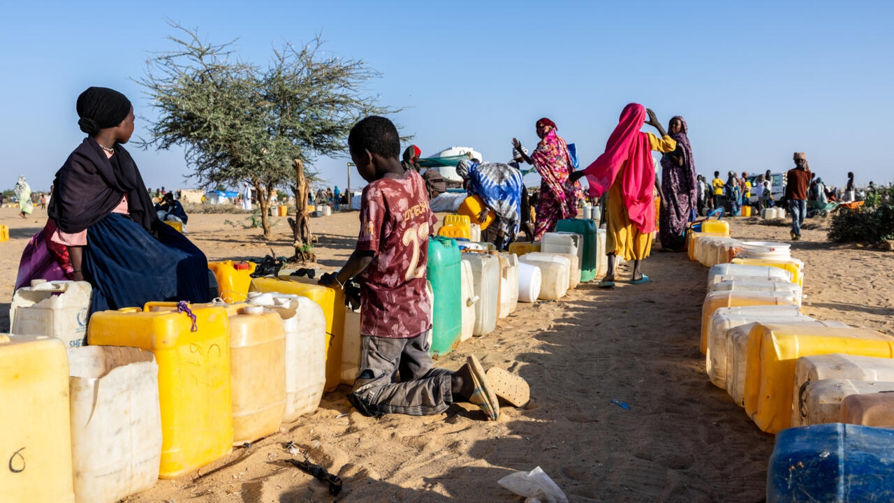 برهم صالح يتحدث من مخيمات تشاد للنازحين السودانيين عن "أكبر أزمة نزوح في عصرنا"
