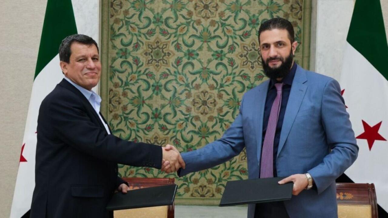 لقاء بين الرئيس الشرع والجنرال عبدي يؤدي لوقف إطلاق نار "شامل" بين الأكراد ودمشق