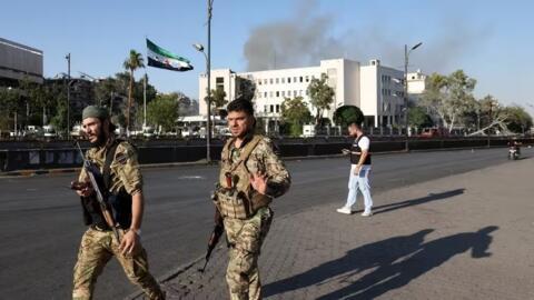 قوات الأمن السورية في دمشق، سوريا، بعد الضربات الإسرائيلية في 16 يوليو/تموز 2025.