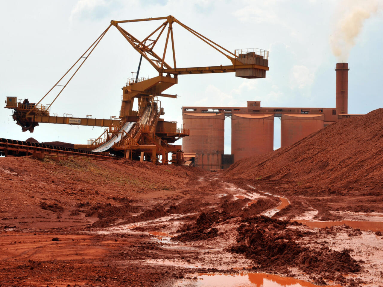 شركة منجمية مقرها دبي تقدم شكوى ضد غينيا إثر سحب رخصتها التشغيلية