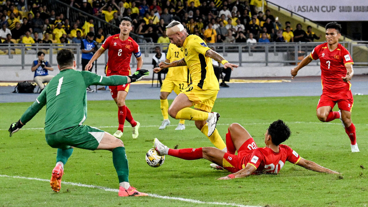 الاتحاد الدولي لكرة القدم (فيفا) يتهم الاتحاد الماليزي بالغش ويفرض عليه غرامة 440 ألف دولار