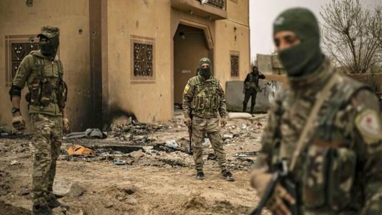 47 فرنسيا يُشتبه بانتمائهم لتنظيم الدولة الإسلامية نُقلوا من سوريا ليُحاكموا في العراق