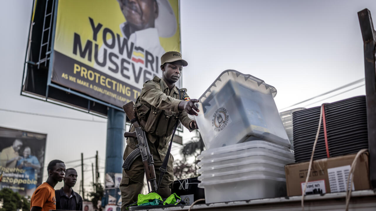 بدء فرز الأصوات في انتخابات أوغندا والنتائج متوقعة خلال 48 ساعة