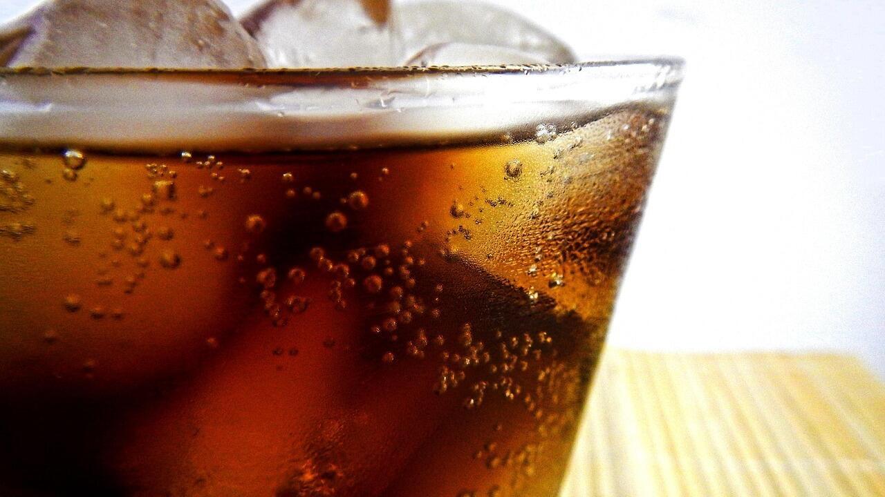 دراسة تحذر.. مشروبات الدايت قد تهدد دماغك!