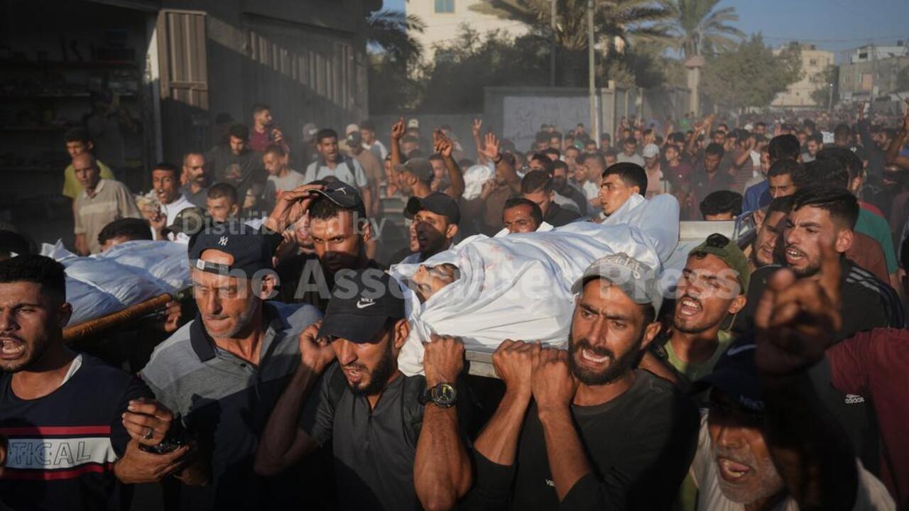 بذريعة عبورهم "الخط الأصفر".. مقتل 3 فلسطينيين بنيران الجيش الإسرائيلي شرق غزة