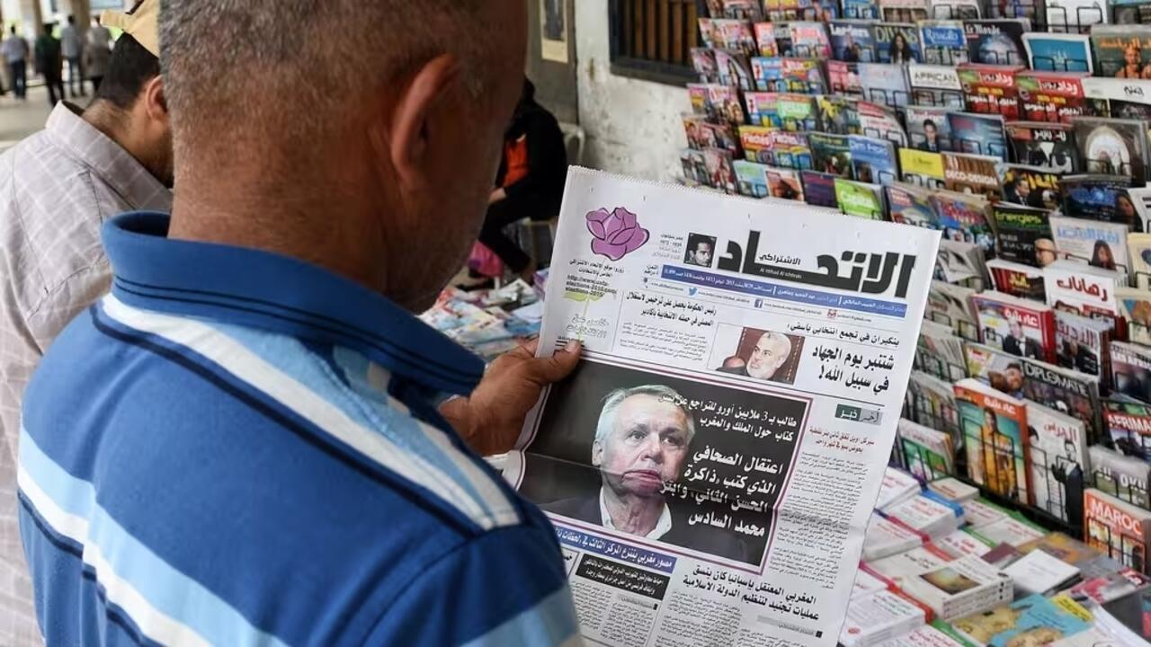 حكم بالسجن مع وقف التنفيذ لصحافيين فرنسيين في محاولة ابتزاز ملك المغرب