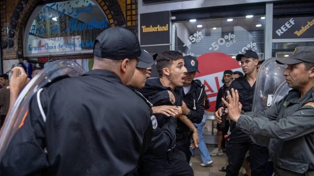 السلطات المغربية تمنع أول تظاهرة لمجموعة شبابية تطالب بإصلاح التعليم والصحة