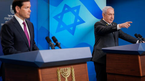 رئيس الوزراء الإسرائيلي بنيامين نتنياهو ووزير الخارجية الأمريكي ماركو روبيو يعقدان مؤتمرا صحفيا في مكتب رئيس الوزراء خلال زيارة روبيو إلى القدس، يوم الاثنين 15 سبتمبر/أيلول 2025