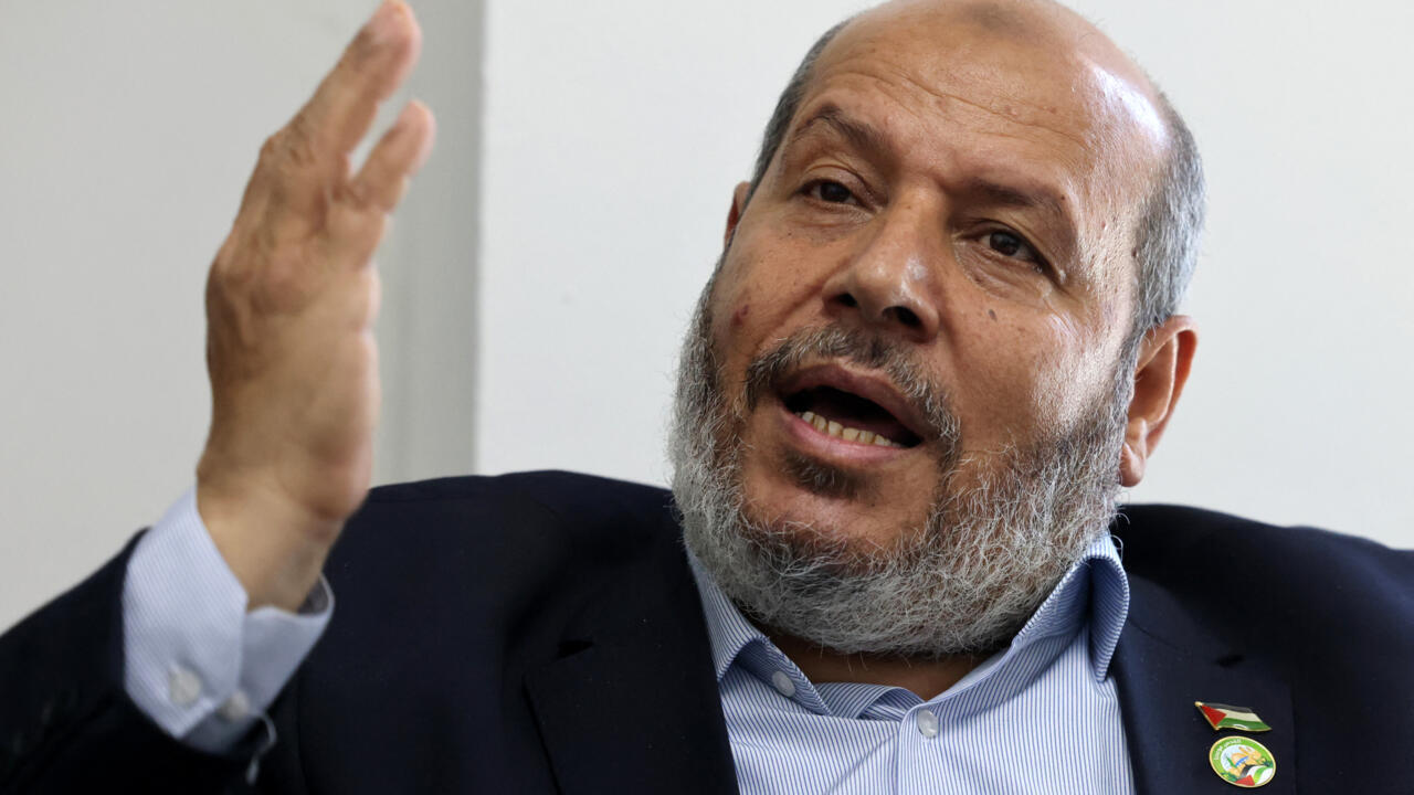 خليل الحية الذي حاولت إسرائيل قتله قبل شهر وتتفاوض معه اليوم لوقف الحرب في غزة