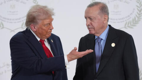 الرئيس الأمريكي دونالد ترامب والرئيس التركي رجب طيب إردوغان خلال قمة شرم الشيخ للسلام، ووقف إطلاق النار في غزة. يوم الاثنين 13 أكتوبر/تشرين الاول 2025، في شرم الشيخ، مصر.