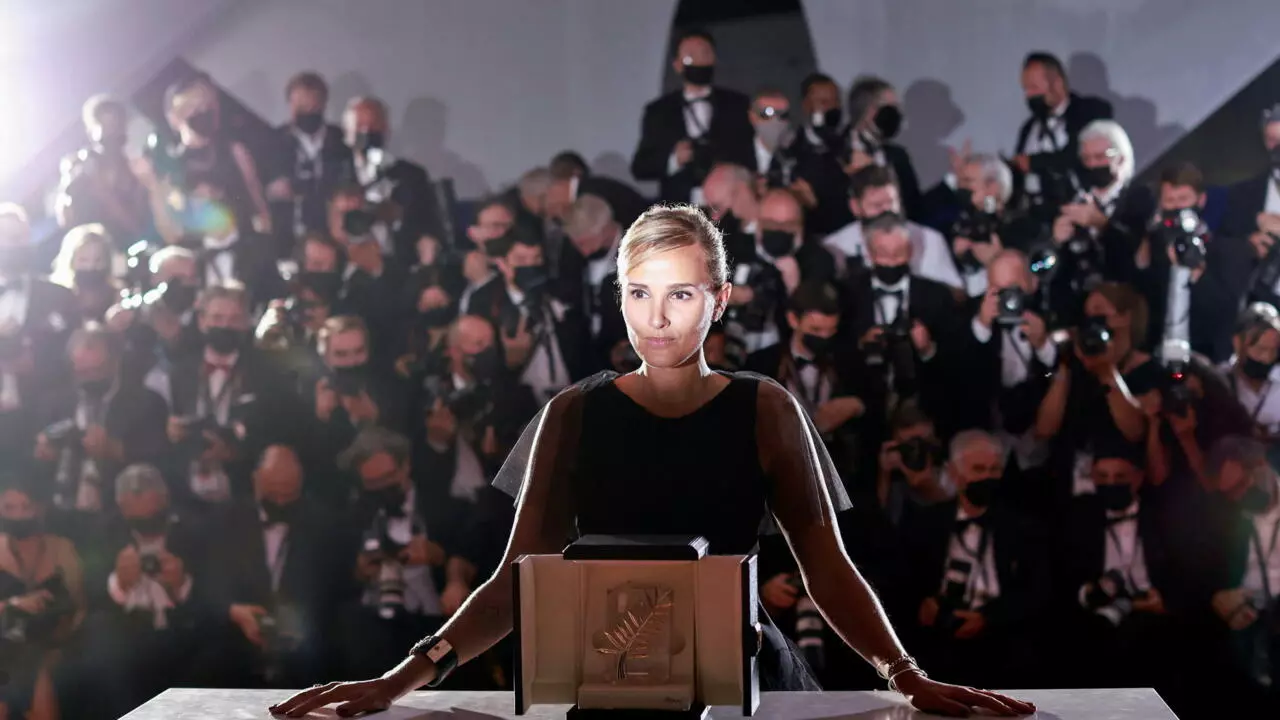 فيلم "تيتان" للمخرجة جوليا دوكورنو يفوز بالسعفة الذهبية لمهرجان كان