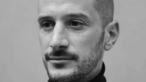 قُتل المصور الصحفي الفرنسي أنطوني لاليكان (37 عاما) في أوكرانيا في هجوم بطائرة بدون طيار في دونباس صباح الجمعة 3 أكتوبر/تشرين الأول 2025