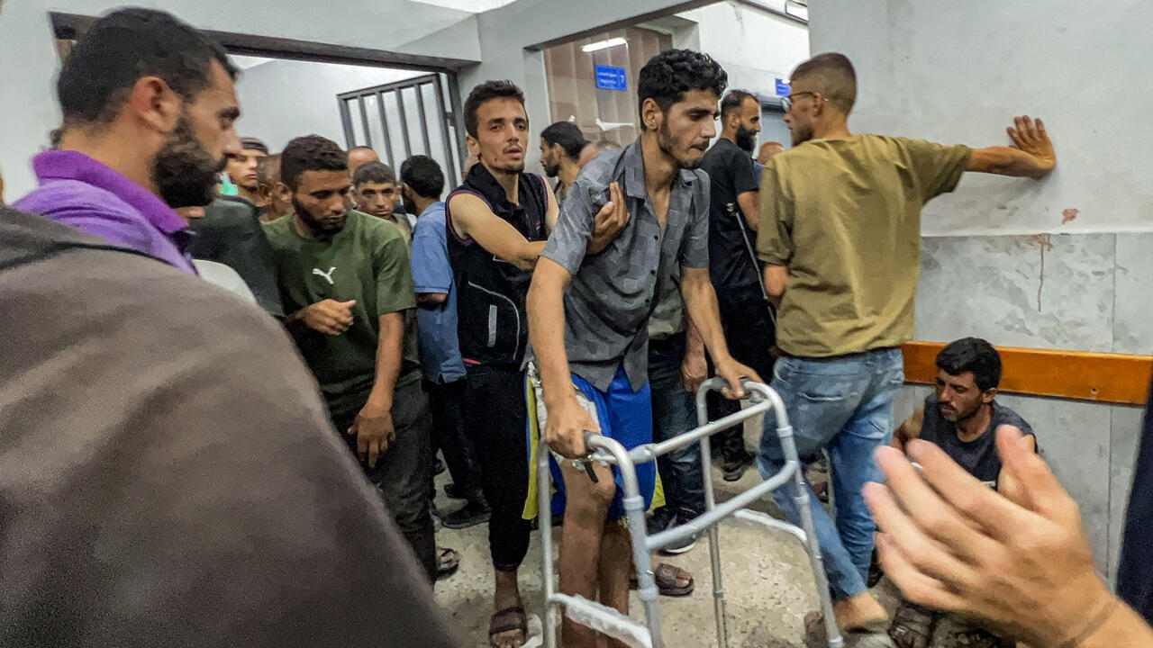 في ظل انهيار المنظومة الصحية.. أكثر من 16 ألف مريض في غزة بحاجة للعلاج خارج القطاع