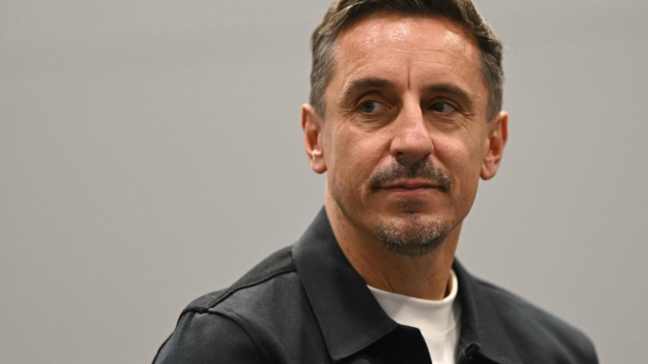 غاري نيفيل يصف تعادل يونايتد وولفرهامبتون بـ"الأسوأ بين الأسوأ"