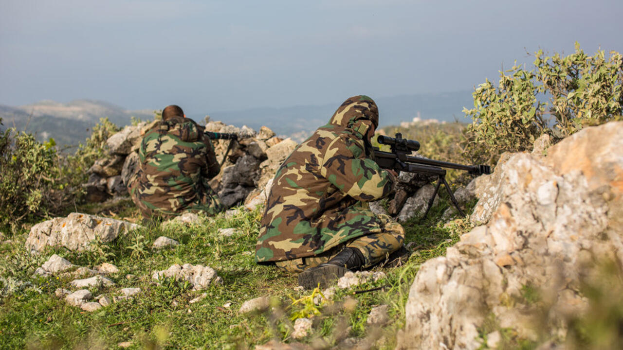 Снайпер целится фото. Снайпер в сирии. Снайперы в сирии ссо с свд. Сирийские боевик снайпер. Снайпера в сирии свд.