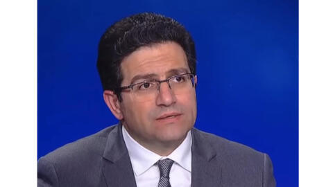 وسيم الأحمر، الصحفي ومقدّم البرامج والمعلّق على الشؤون الفرنسية في قناة فرانس 24